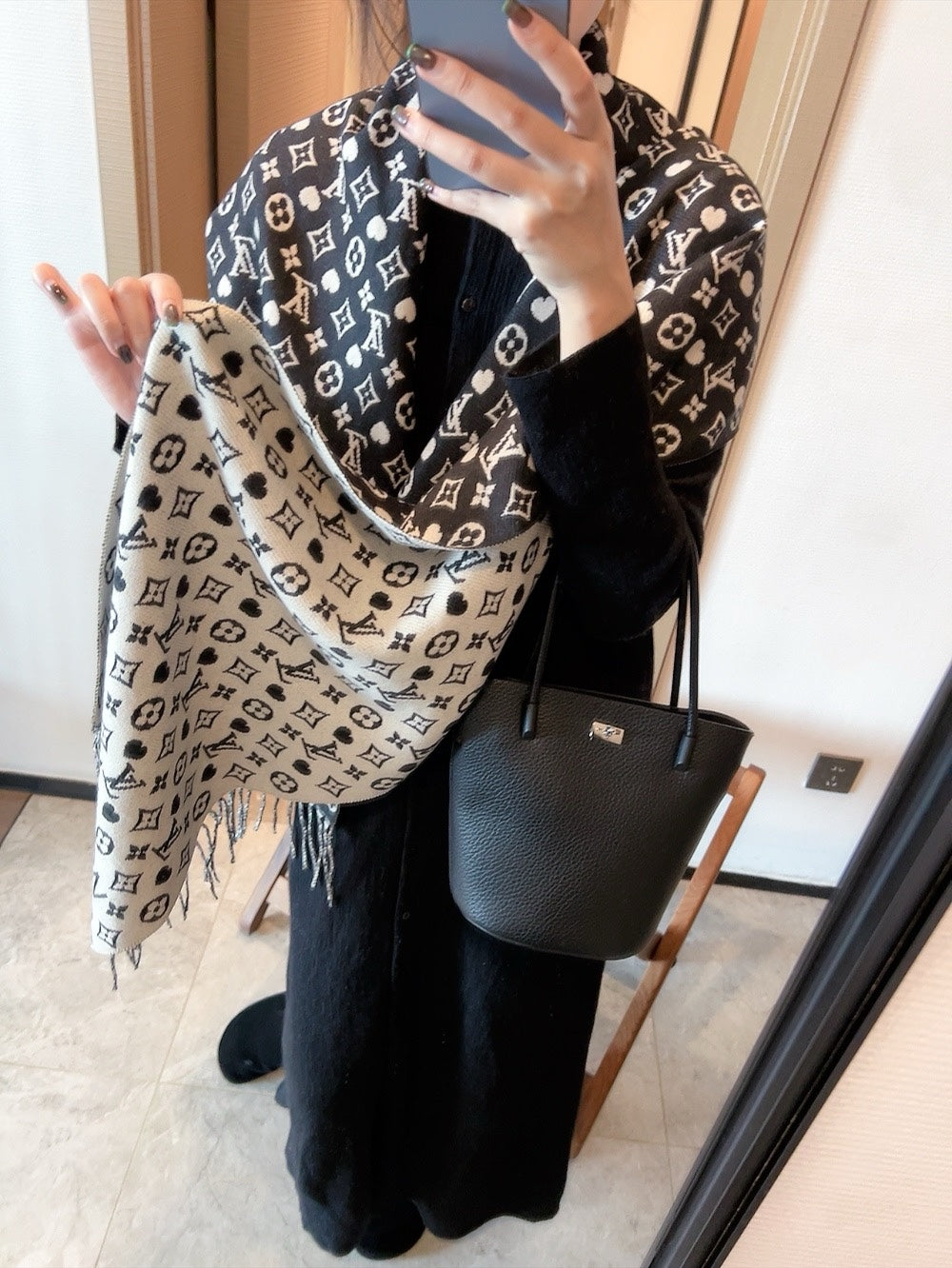Printed Cashmere Scarf: Subtle Patterns to Add Personality to Your Wardrobe