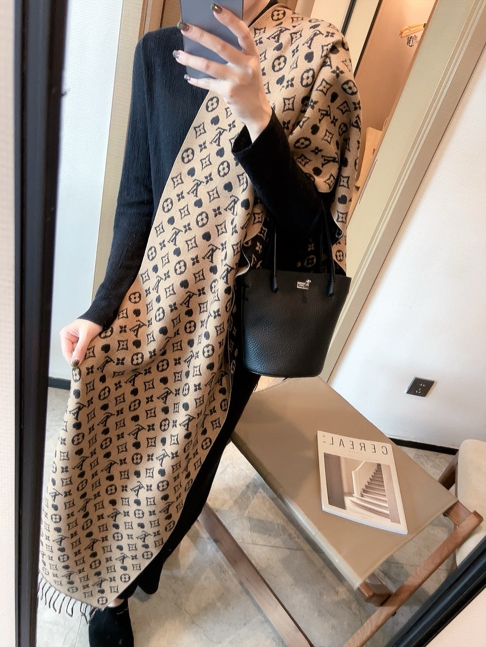 Printed Cashmere Scarf: Subtle Patterns to Add Personality to Your Wardrobe