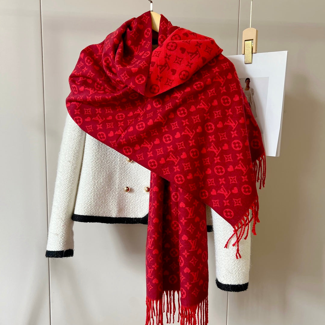 Premium Cashmere Scarf – Ultra-Soft, Warm & Timeless Style for All Seasons