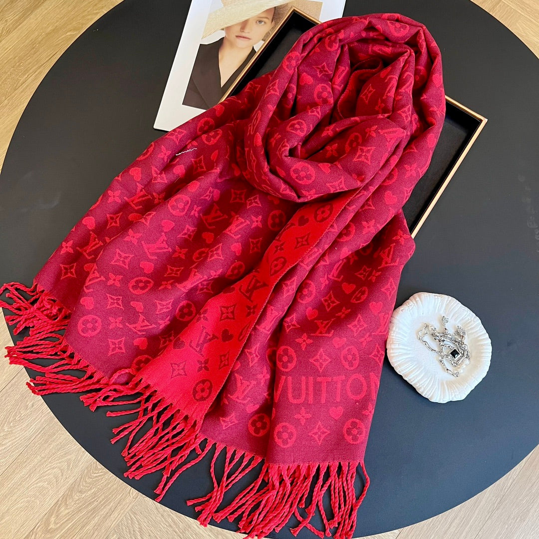Premium Cashmere Scarf – Ultra-Soft, Warm & Timeless Style for All Seasons