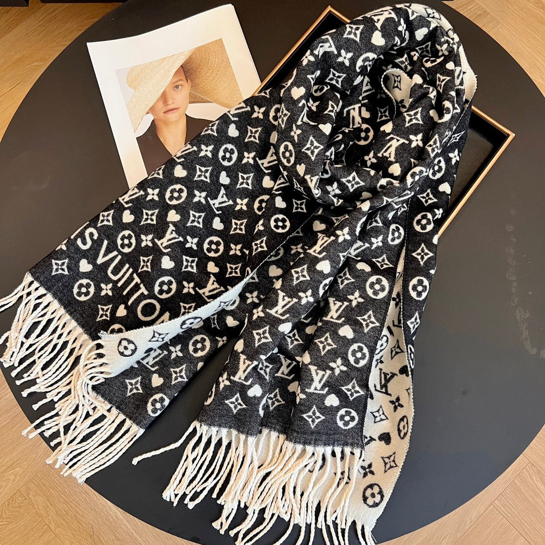 Premium Cashmere Scarf – Ultra-Soft, Warm & Timeless Style for All Seasons