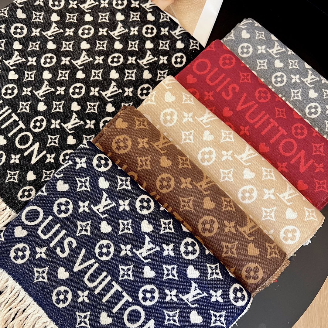 Premium Cashmere Scarf – Ultra-Soft, Warm & Timeless Style for All Seasons