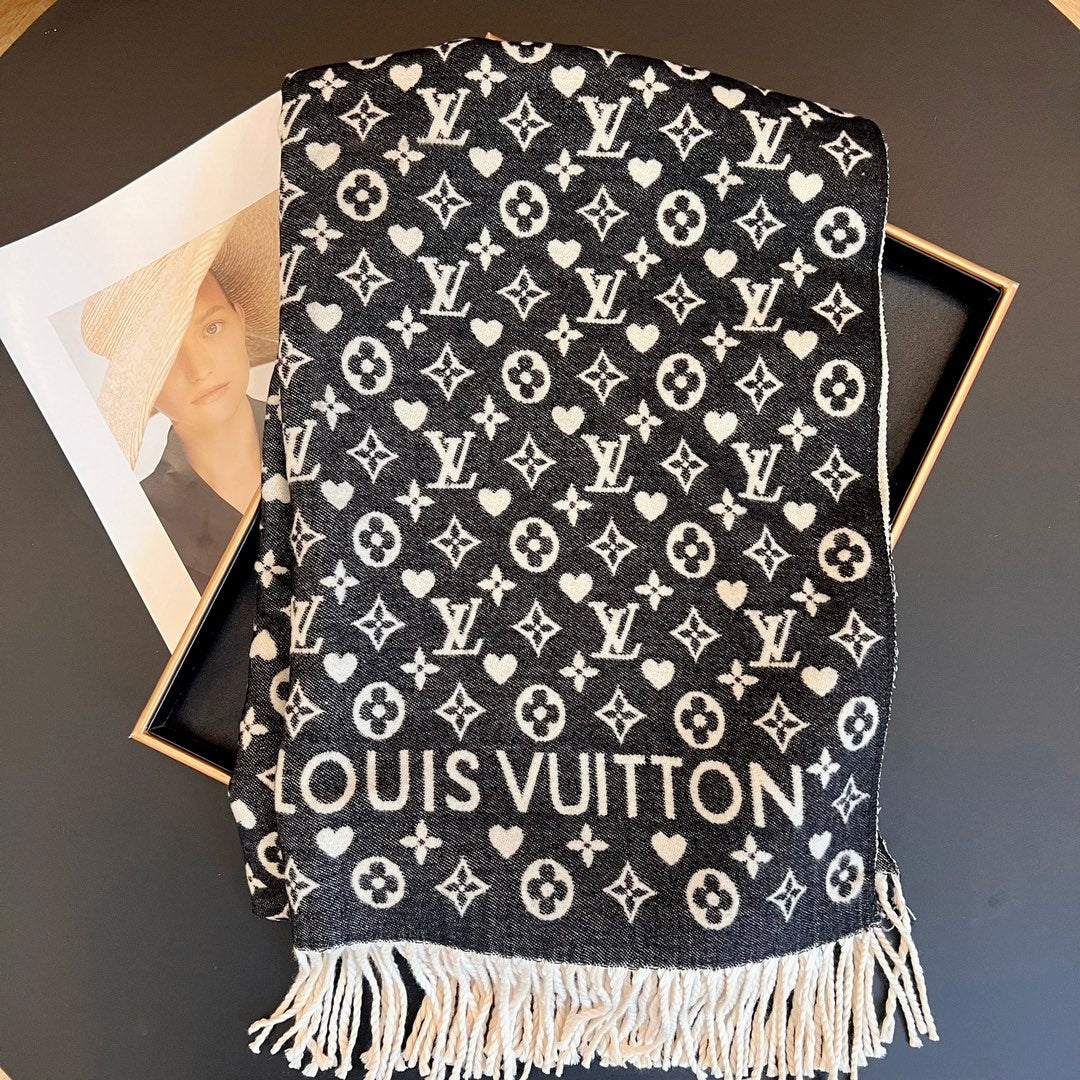 Premium Cashmere Scarf – Ultra-Soft, Warm & Timeless Style for All Seasons
