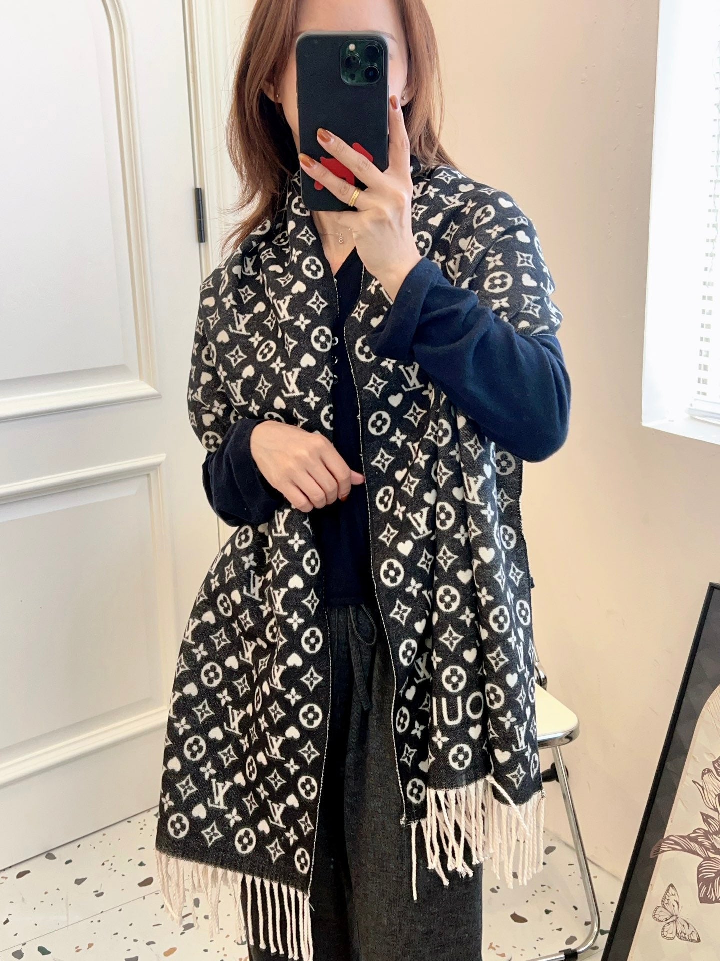 Premium Cashmere Scarf – Ultra-Soft, Warm & Timeless Style for All Seasons