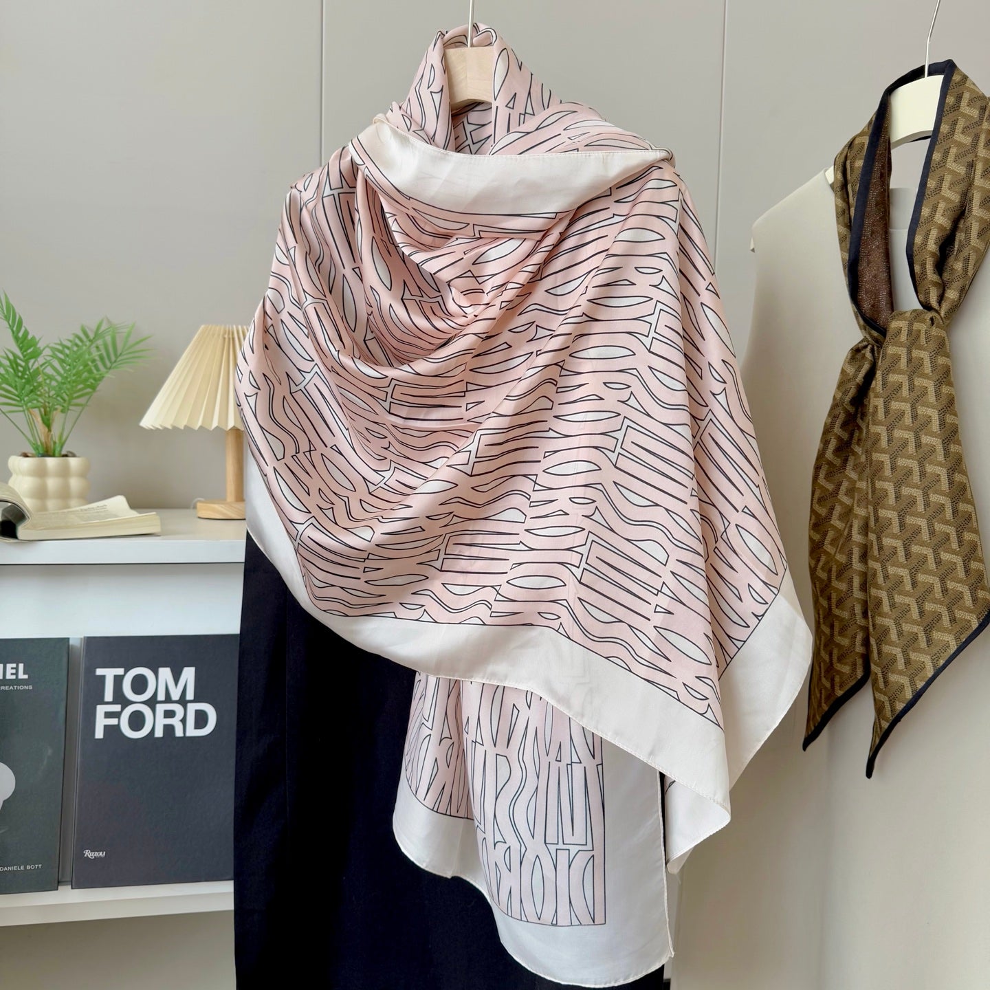 Fashion-Forward Large Silk Scarf – Versatile Enough for Jeans, Skirts & Blazers