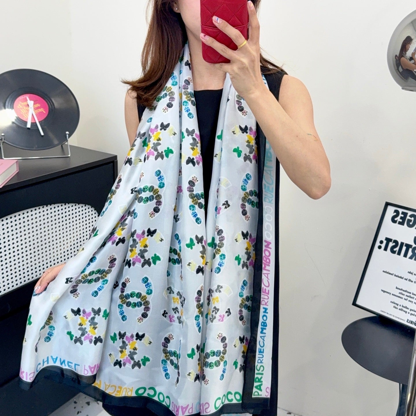 Trendy Oversized Silk Scarf: Versatile Style Essential for Every Outfit
