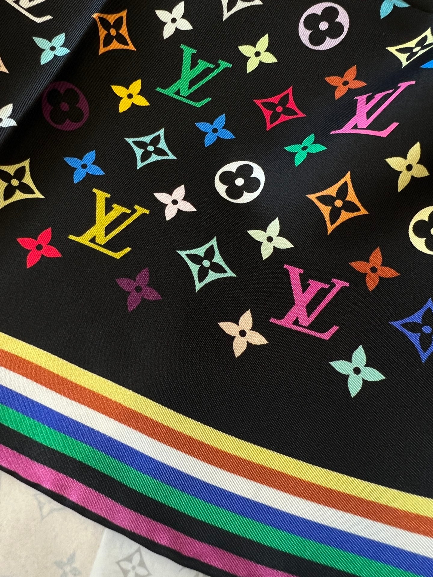 Trendy Multipurpose Silk Scarf – Your Go-To Accessory for Daily Chic