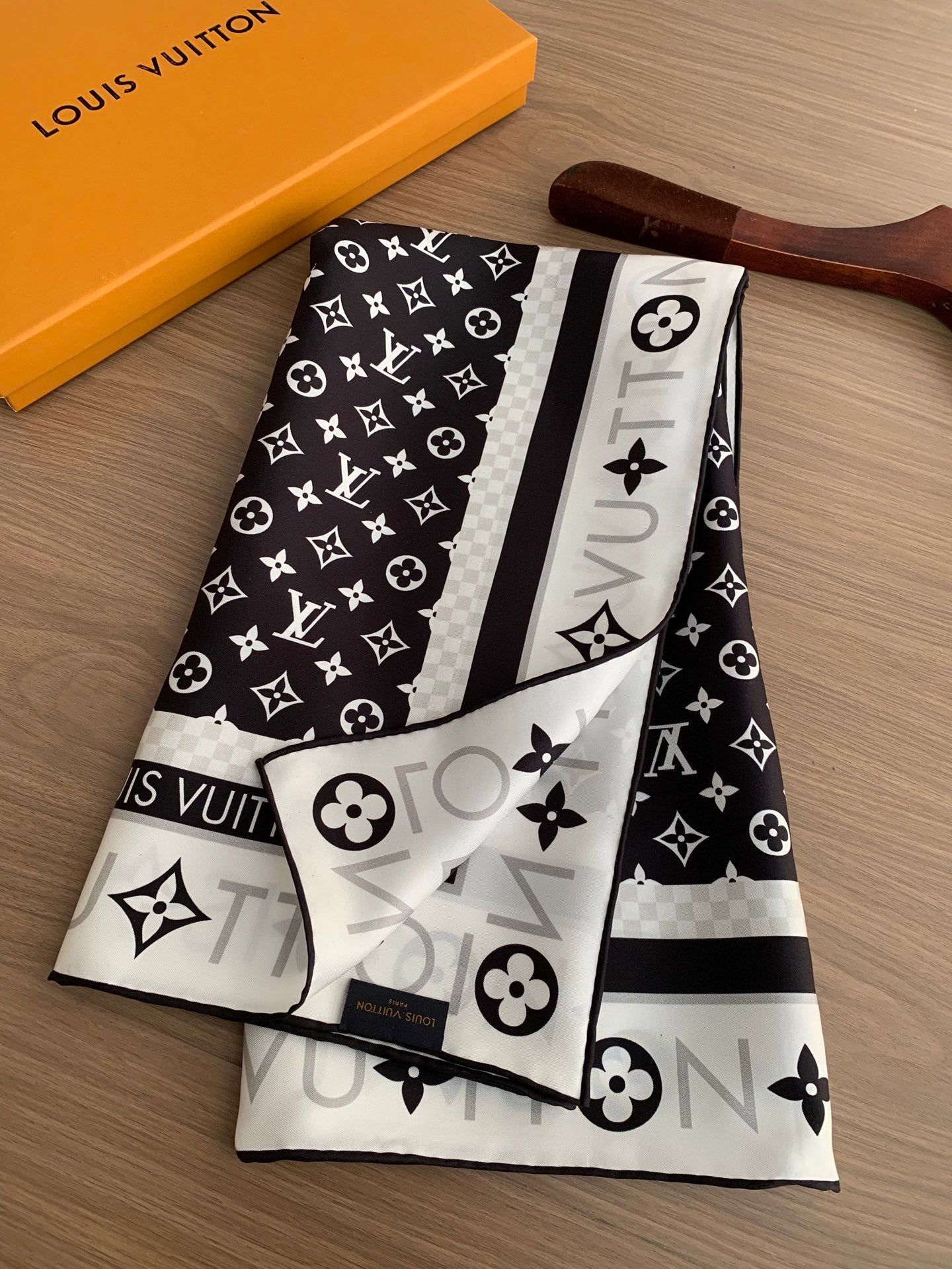 Timeless Elegance: Versatile Silk Scarf for Every Fashion Ensemble