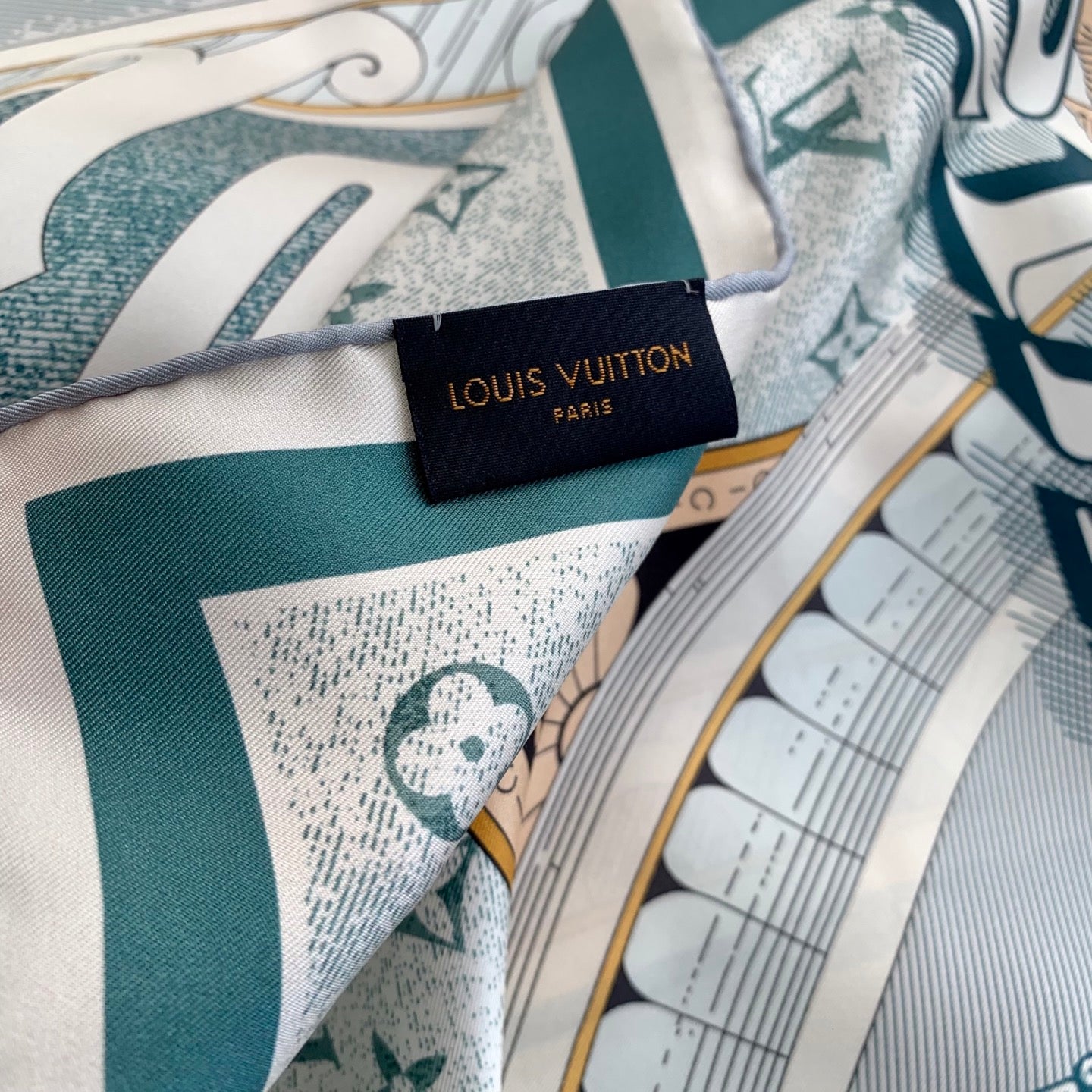 Essential Silk Scarf: Effortless Fashion for Work, Weekend & Beyond
