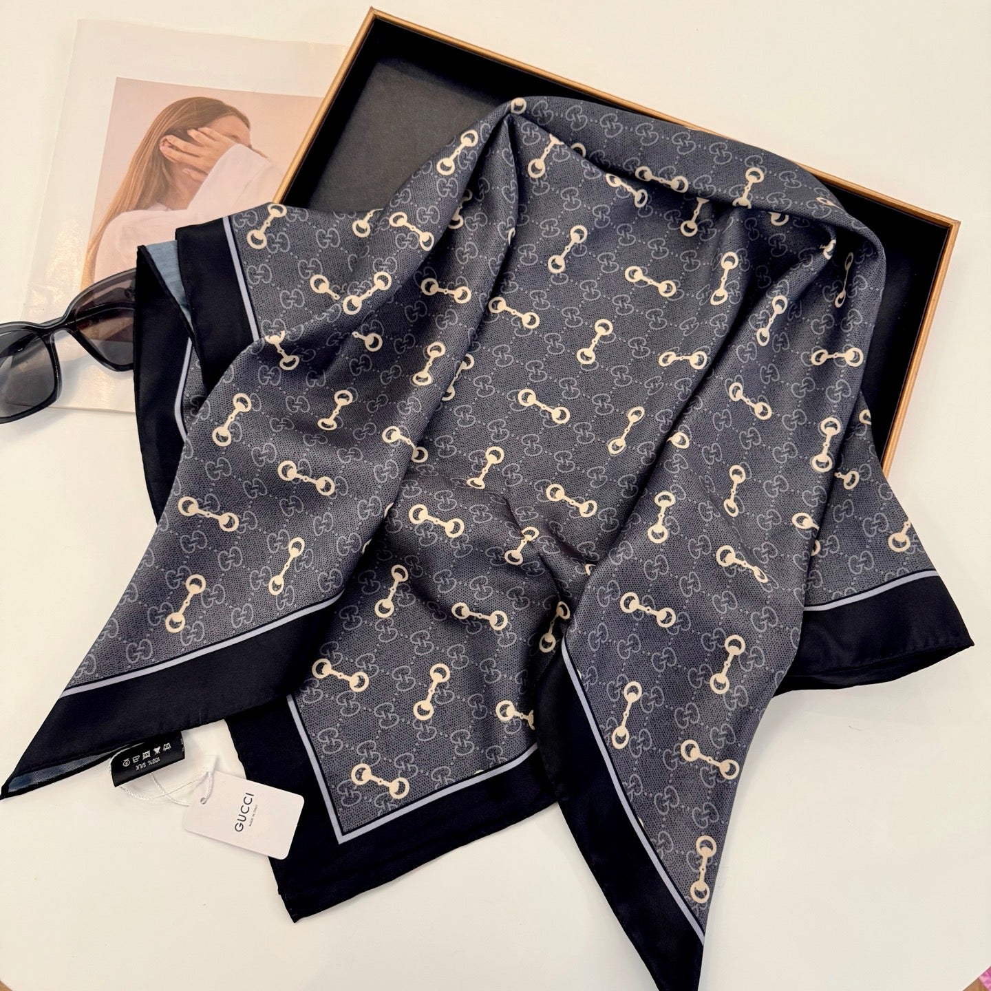 Classic Versatile Silk Scarf: Timeless Fashion for Every Wardrobe Essential