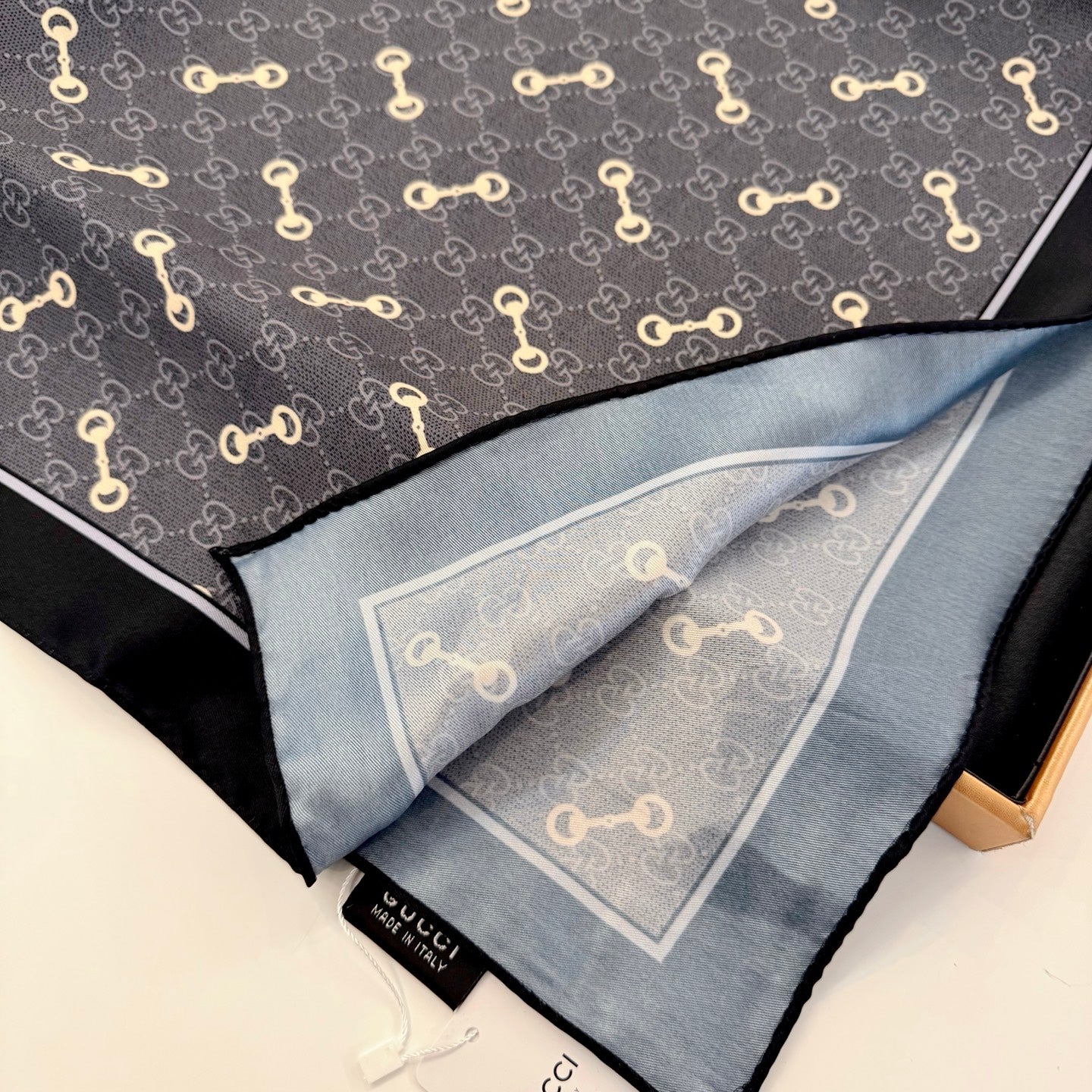 Classic Versatile Silk Scarf: Timeless Fashion for Every Wardrobe Essential