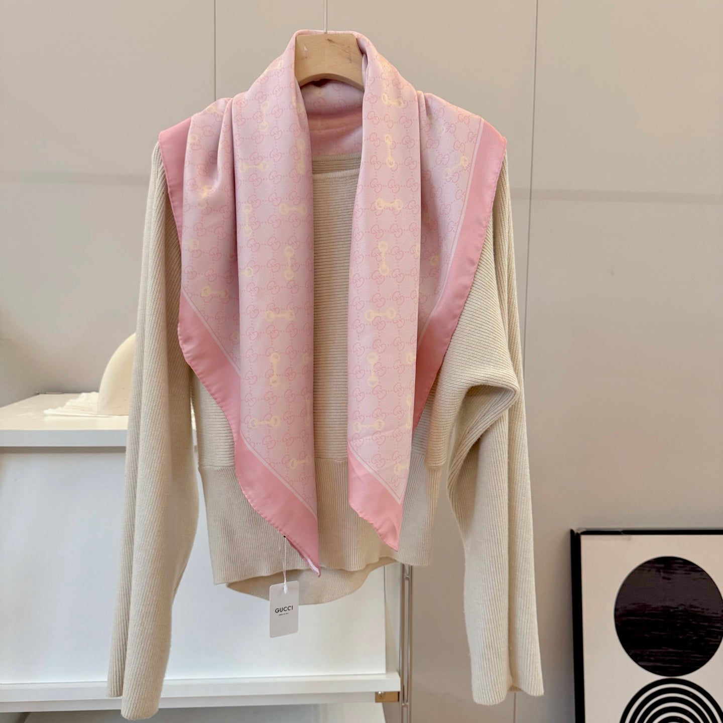 Classic Versatile Silk Scarf: Timeless Fashion for Every Wardrobe Essential