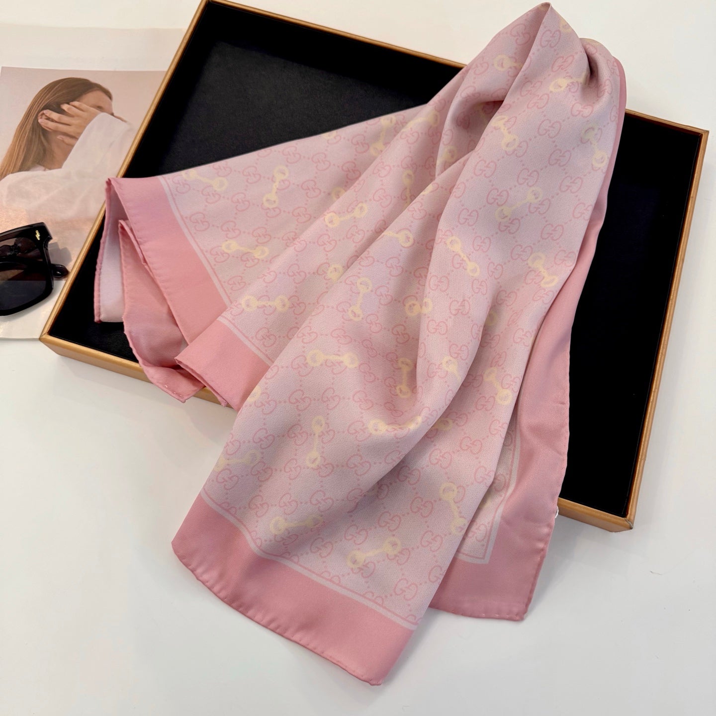 Classic Versatile Silk Scarf: Timeless Fashion for Every Wardrobe Essential