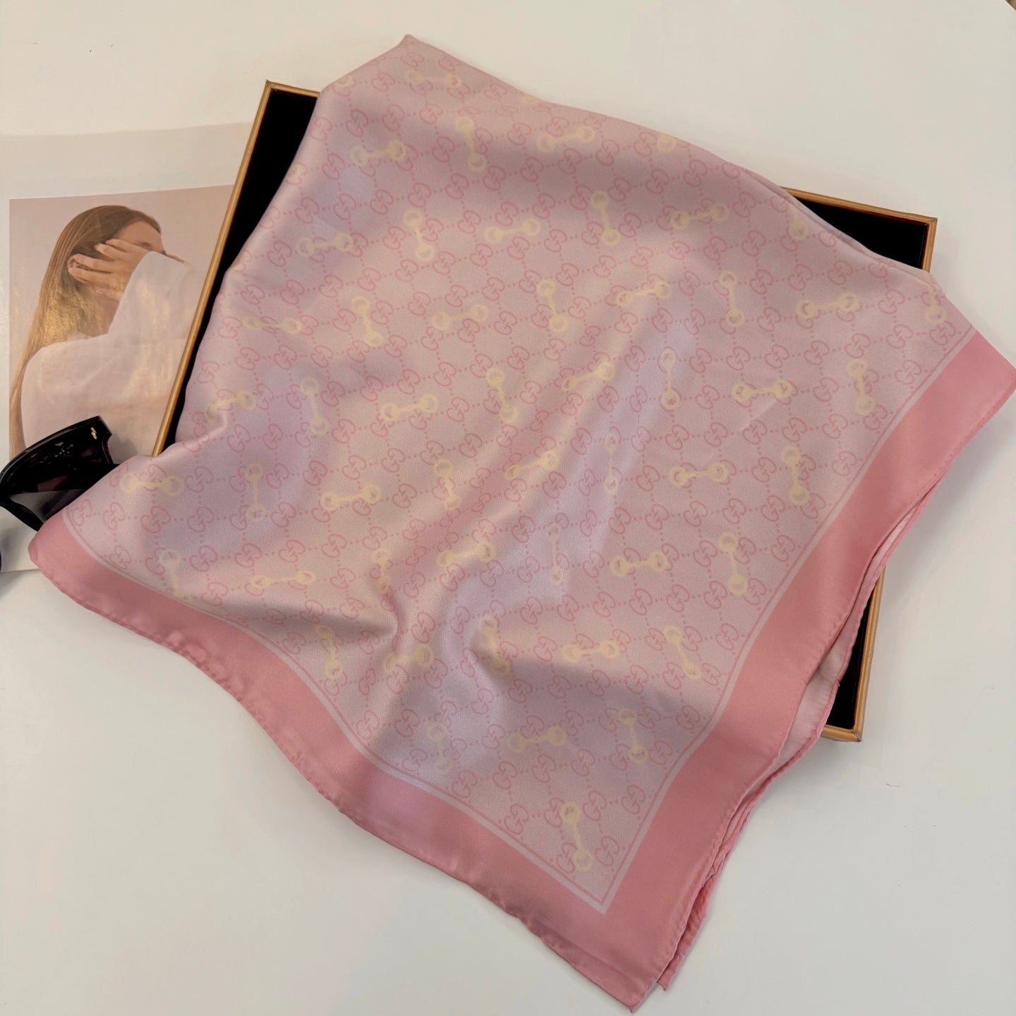 Classic Versatile Silk Scarf: Timeless Fashion for Every Wardrobe Essential
