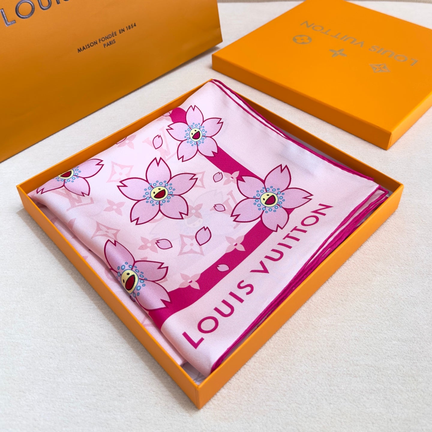 Daily Fashion Silk Scarf: Versatile Design for Non-Stop Stylish Days