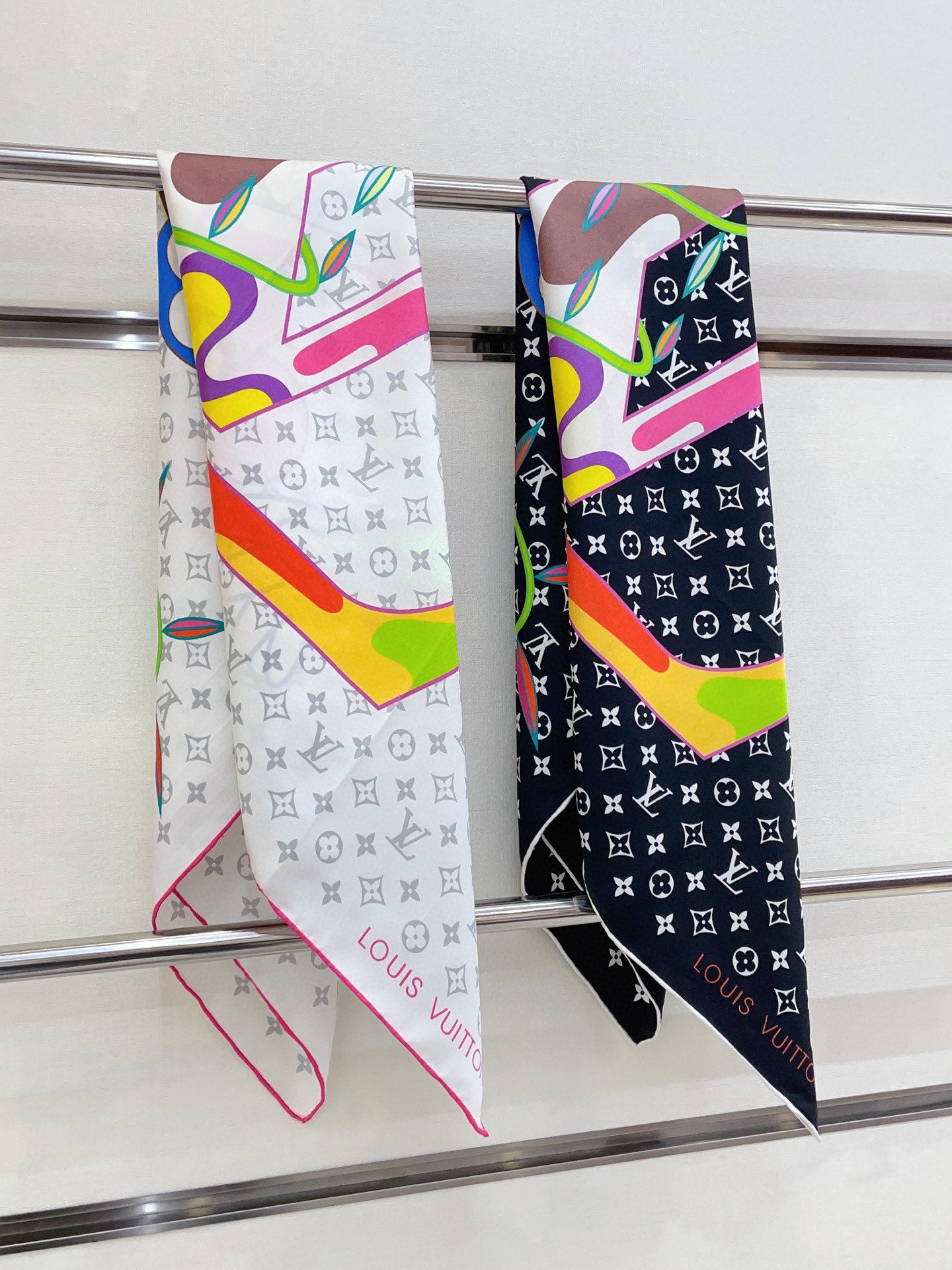 On-Trend Silk Scarf: Versatile Design to Complement Every Wardrobe