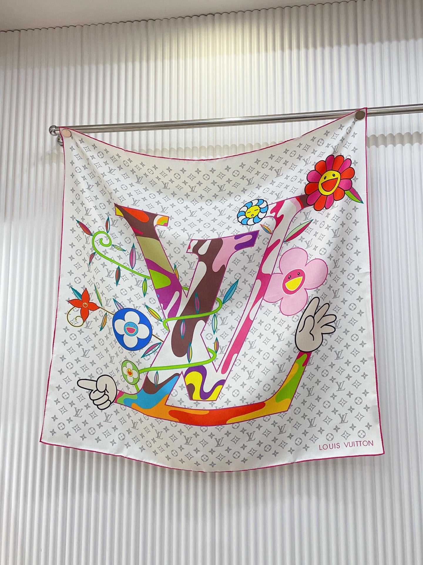 On-Trend Silk Scarf: Versatile Design to Complement Every Wardrobe