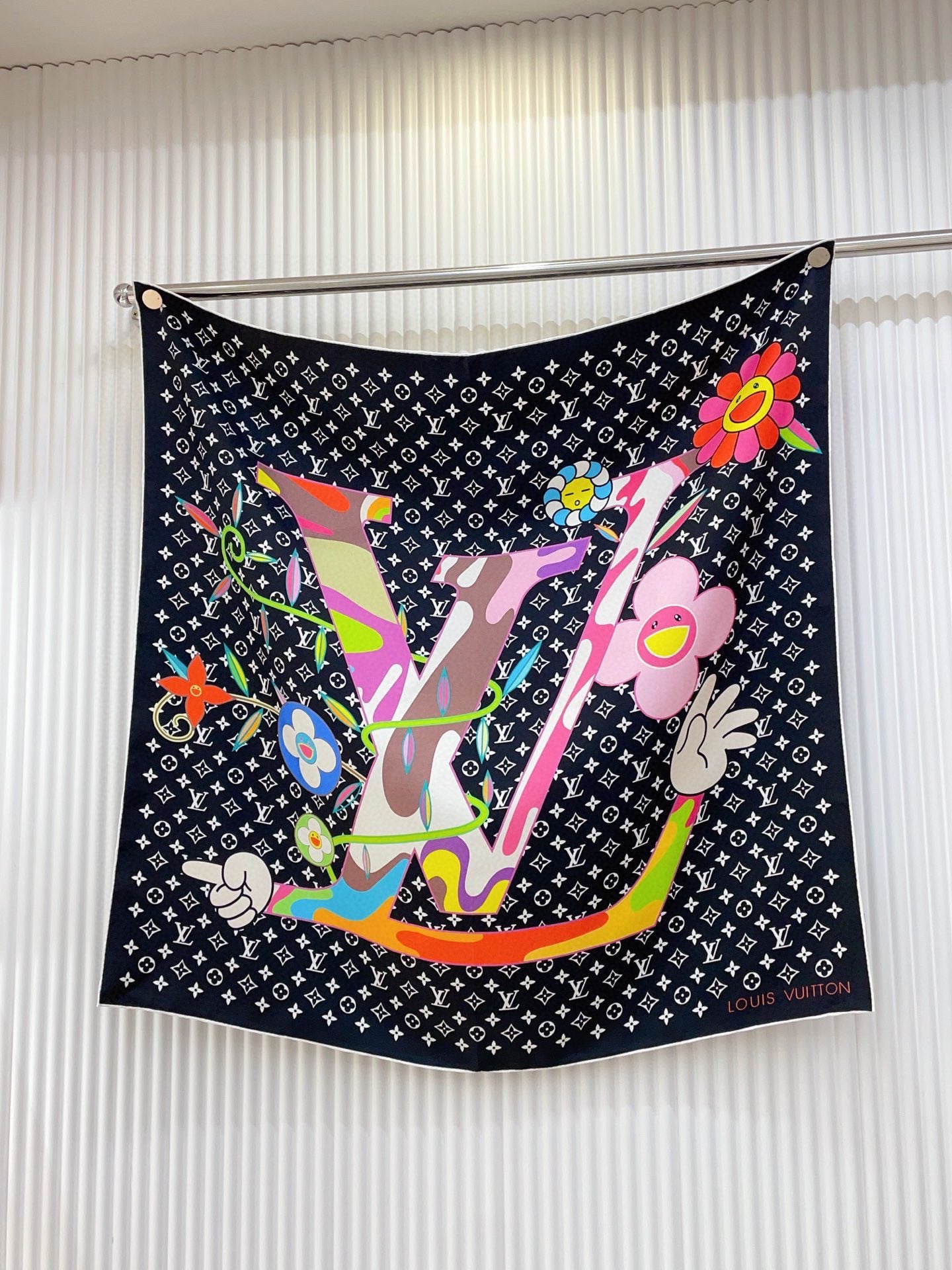On-Trend Silk Scarf: Versatile Design to Complement Every Wardrobe