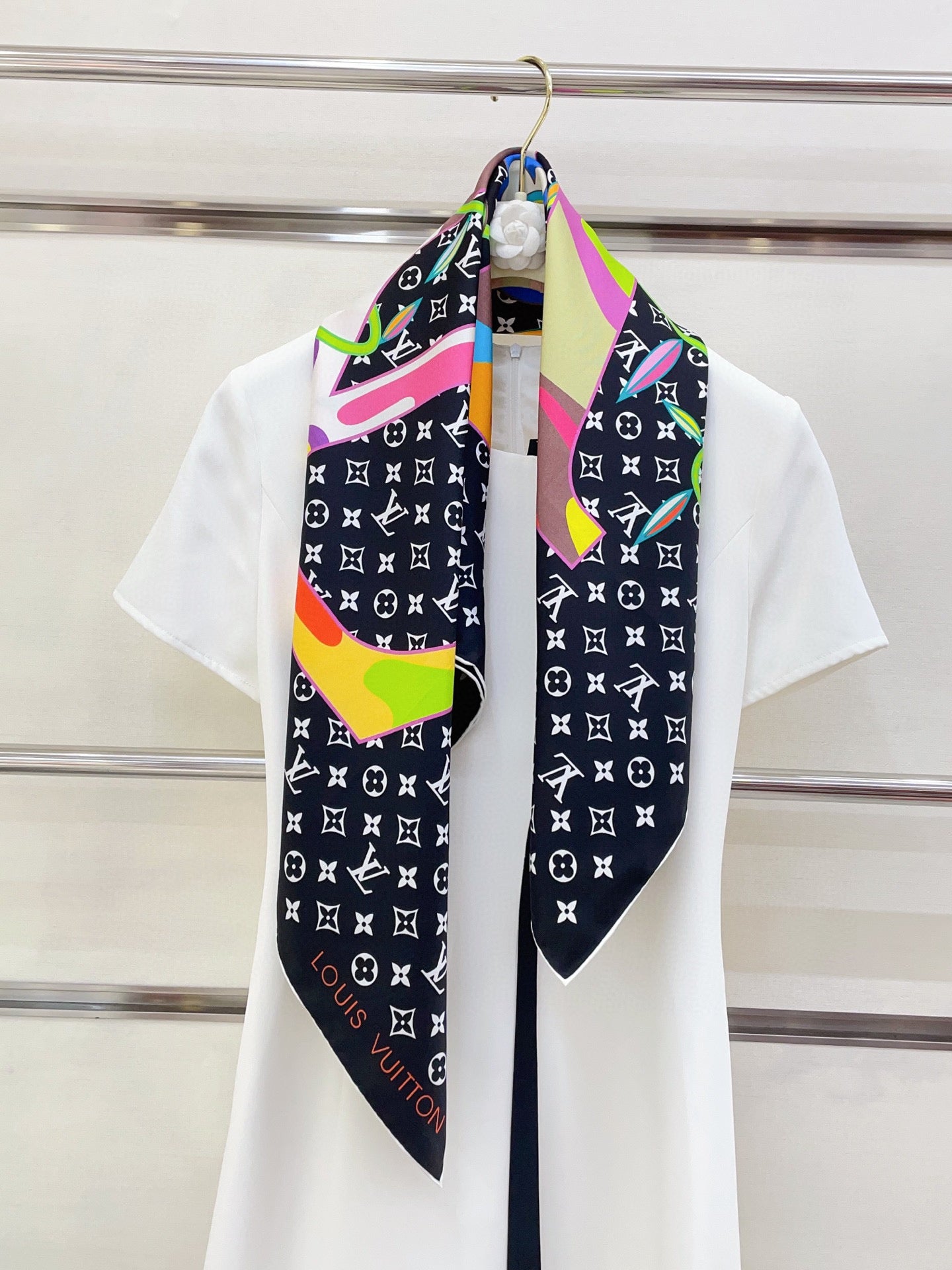 On-Trend Silk Scarf: Versatile Design to Complement Every Wardrobe