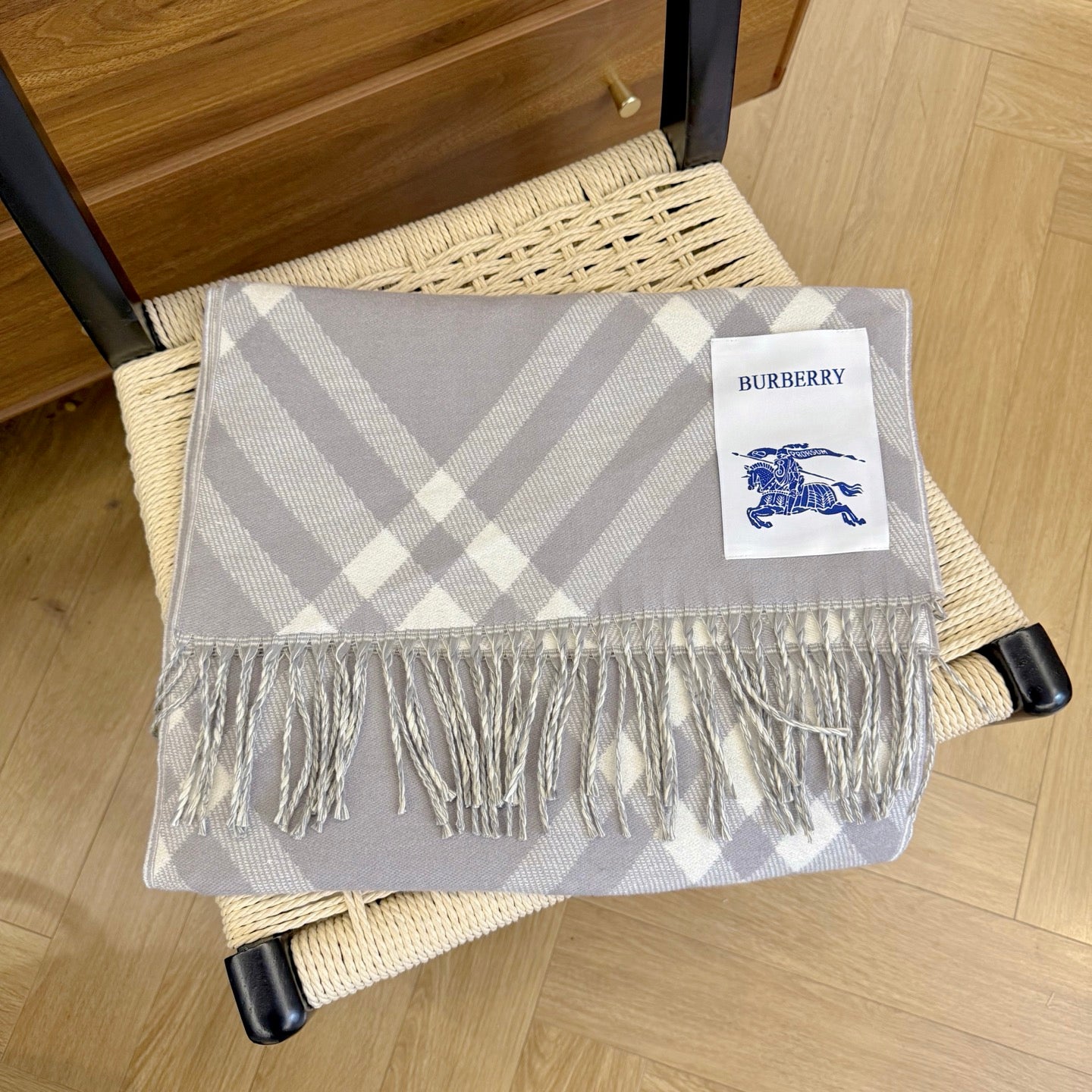Soft Cashmere Scarf for – Classic Solid Colors to Elevate Any Outfit