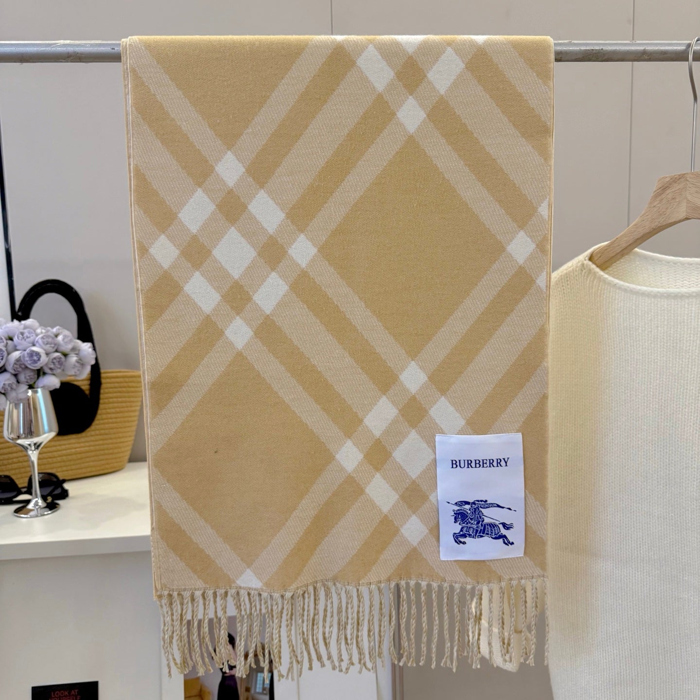 Soft Cashmere Scarf for – Classic Solid Colors to Elevate Any Outfit