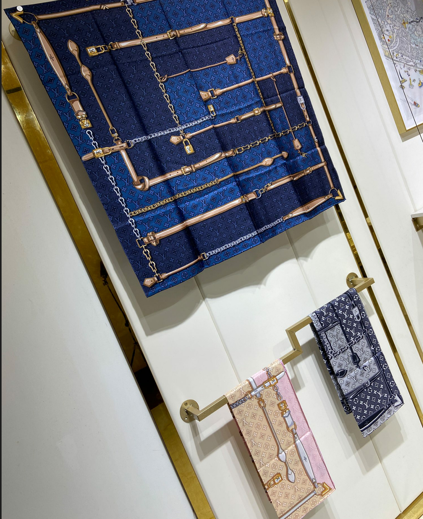 Versatility Redefined: Fashion-Forward Silk Scarf for Every Outfit in Your Closet