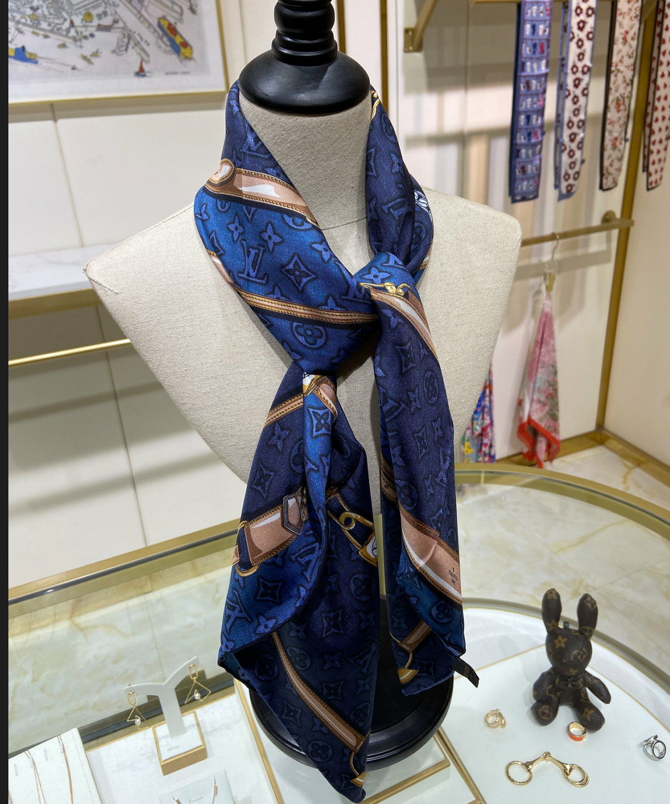 Versatility Redefined: Fashion-Forward Silk Scarf for Every Outfit in Your Closet