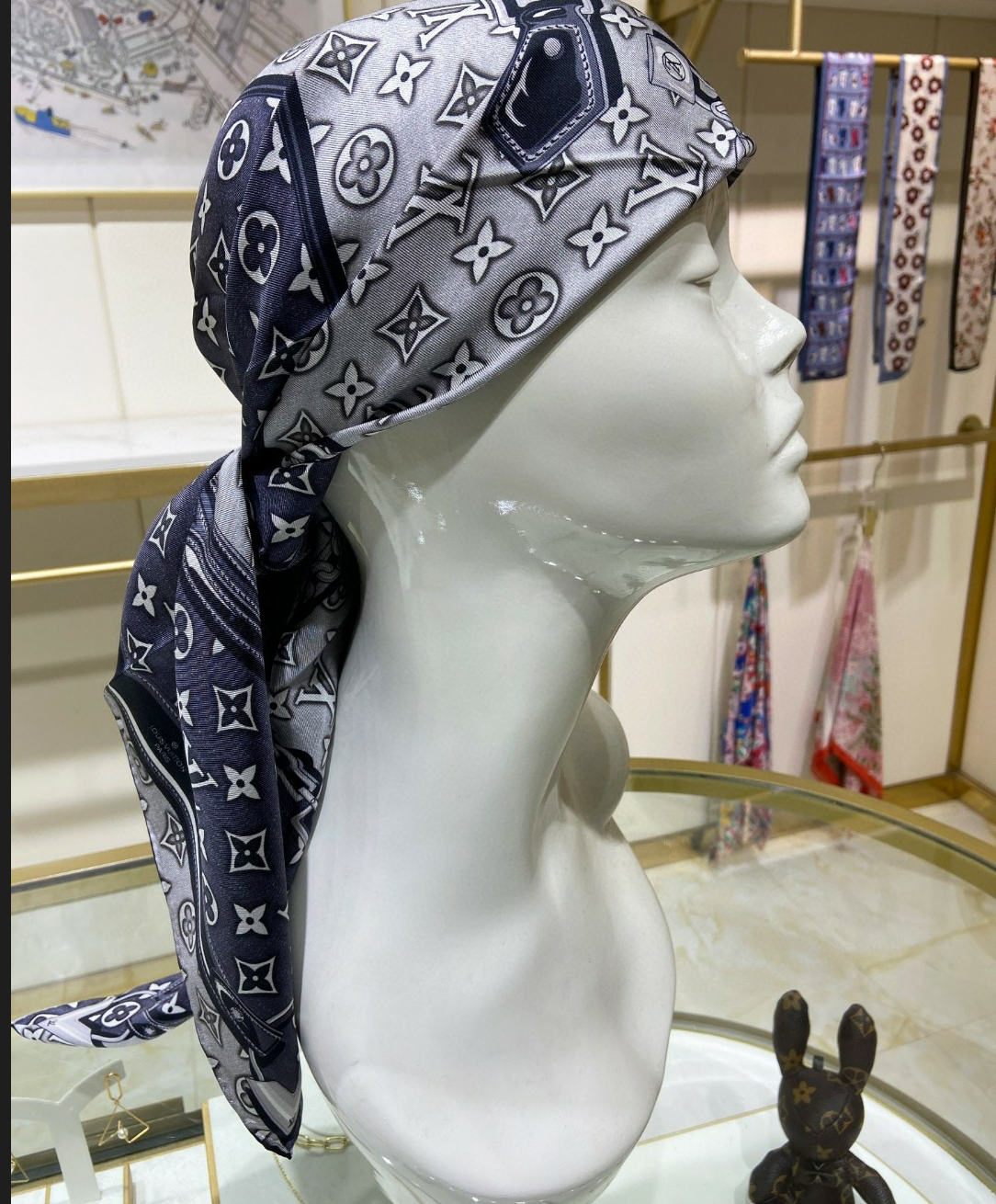 Versatility Redefined: Fashion-Forward Silk Scarf for Every Outfit in Your Closet