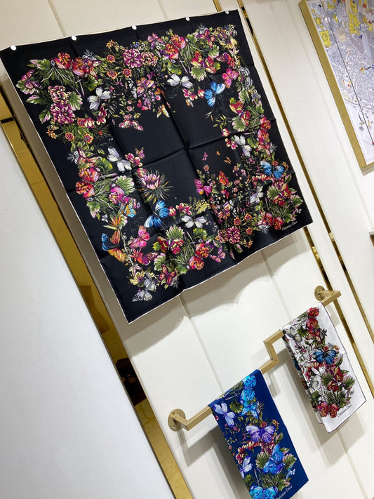 Fashionable Silk Scarf: Versatile Style That Transitions From Day to Night