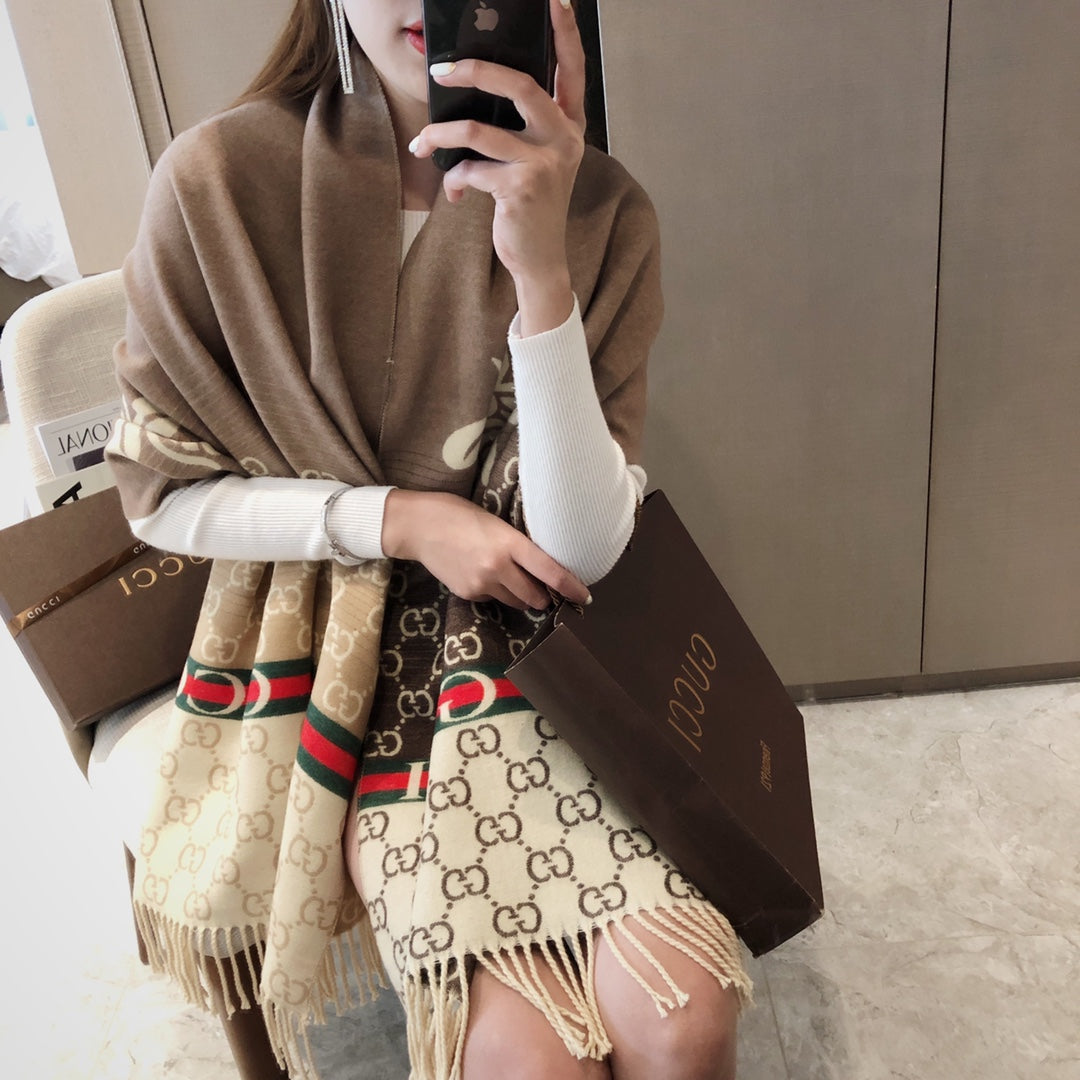 Handmade Cashmere Scarf: Artisanal Craftsmanship for Unmatched Softness