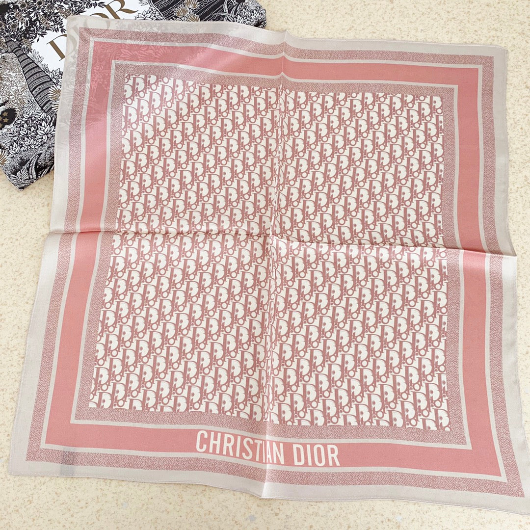 Mix & Match Magic: (Versatile) Silk Scarves for Daily Chic