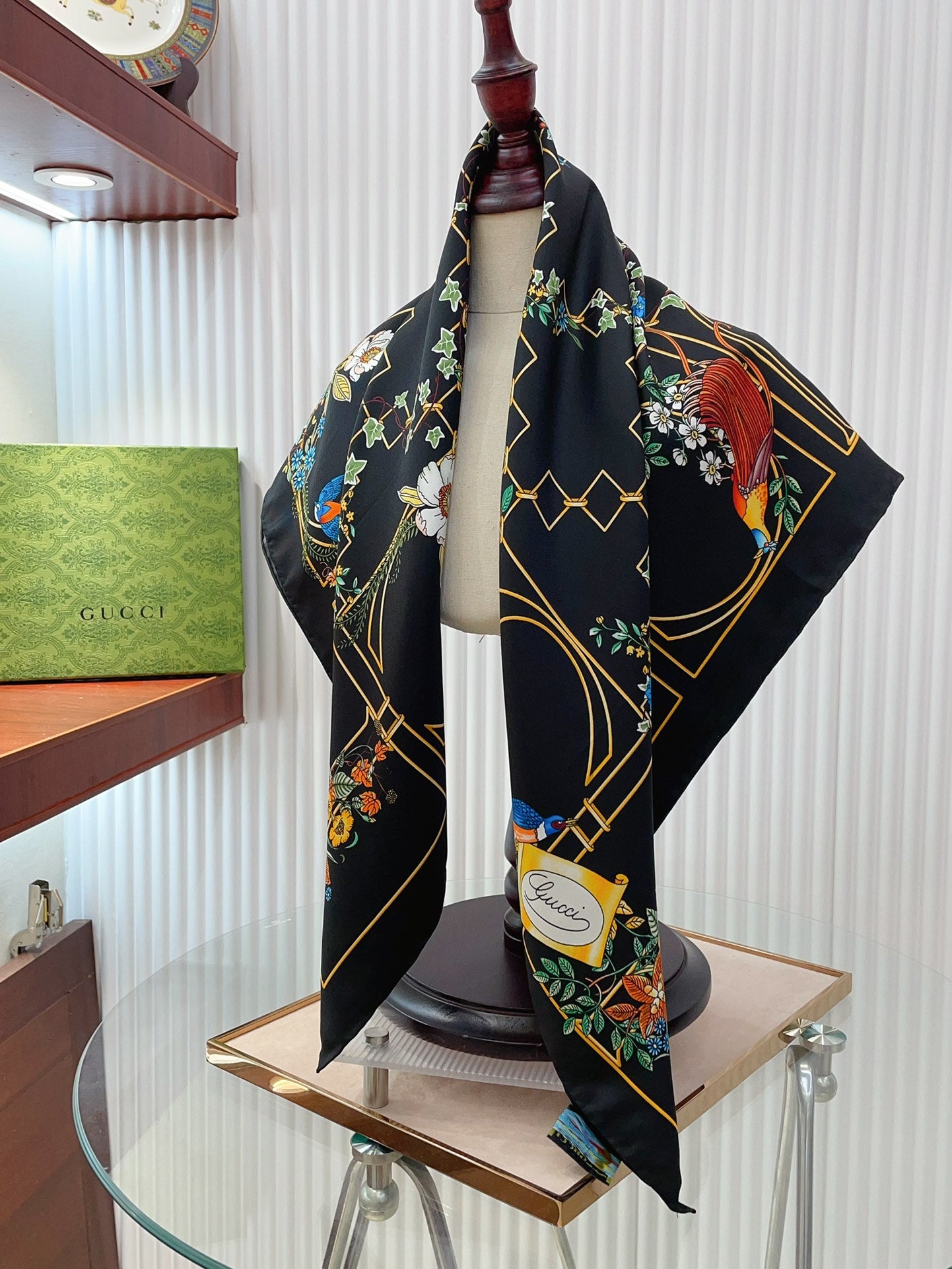 Trend-Ready Silk Scarf: Multipurpose Appeal for Casual & Dressy Looks