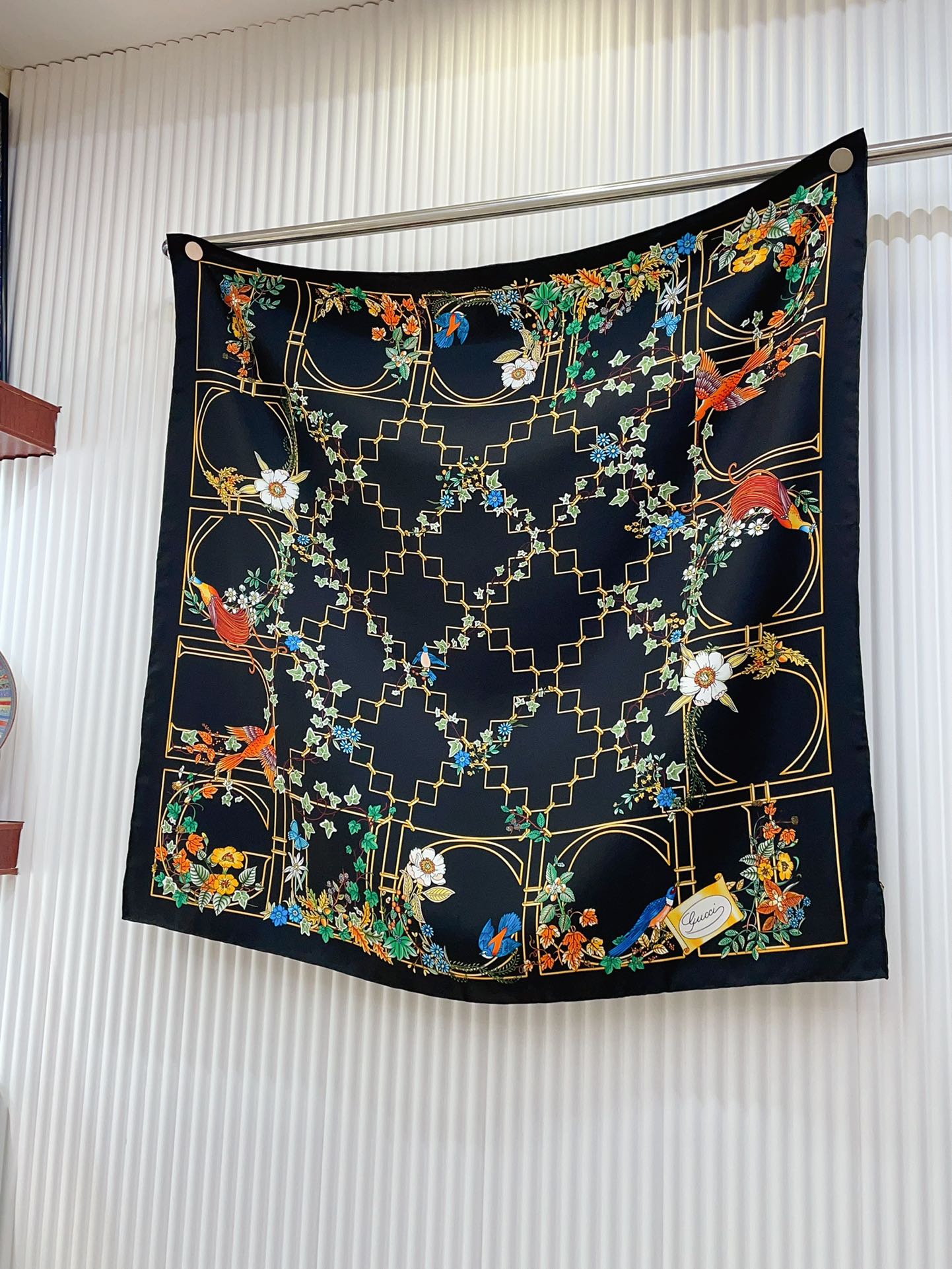 Trend-Ready Silk Scarf: Multipurpose Appeal for Casual & Dressy Looks