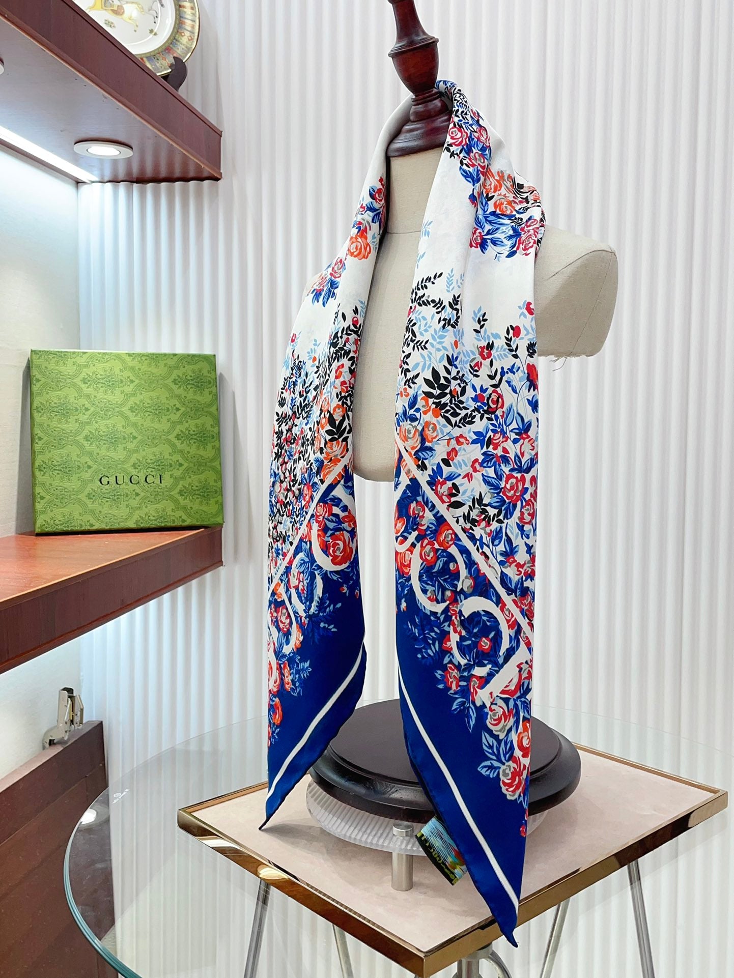 Go-To Versatile Silk Scarf: Effortless Chic for Any Outfit, Any Day