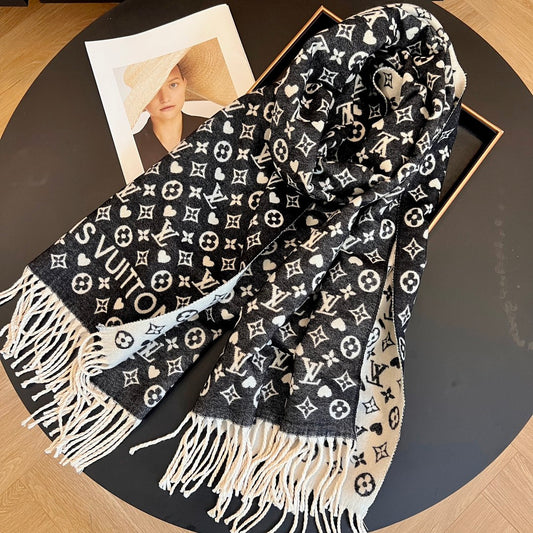 Premium Cashmere Scarf – Ultra-Soft, Warm & Timeless Style for All Seasons