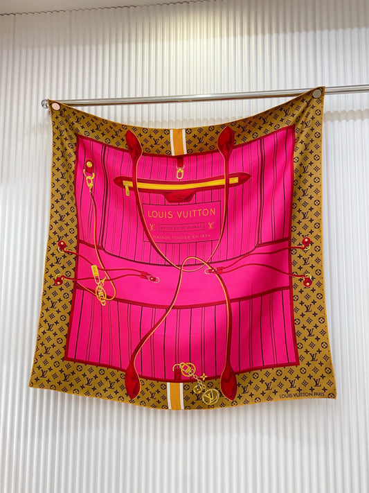 Fashion-Forward Versatile Silk Scarf: Add a Pop of Style to Any Ensemble